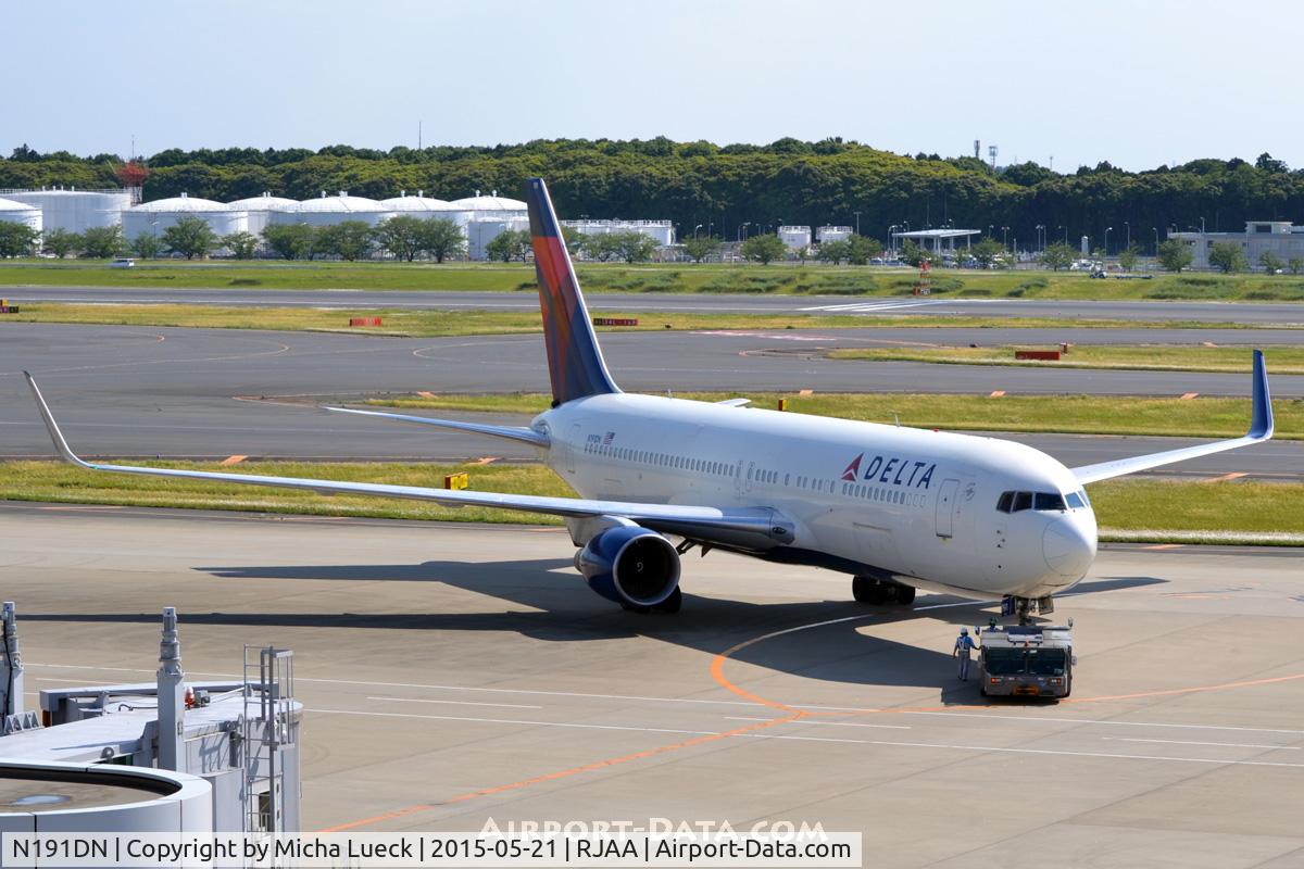 N191DN, 1997 Boeing 767-332 C/N 28448, At Narita