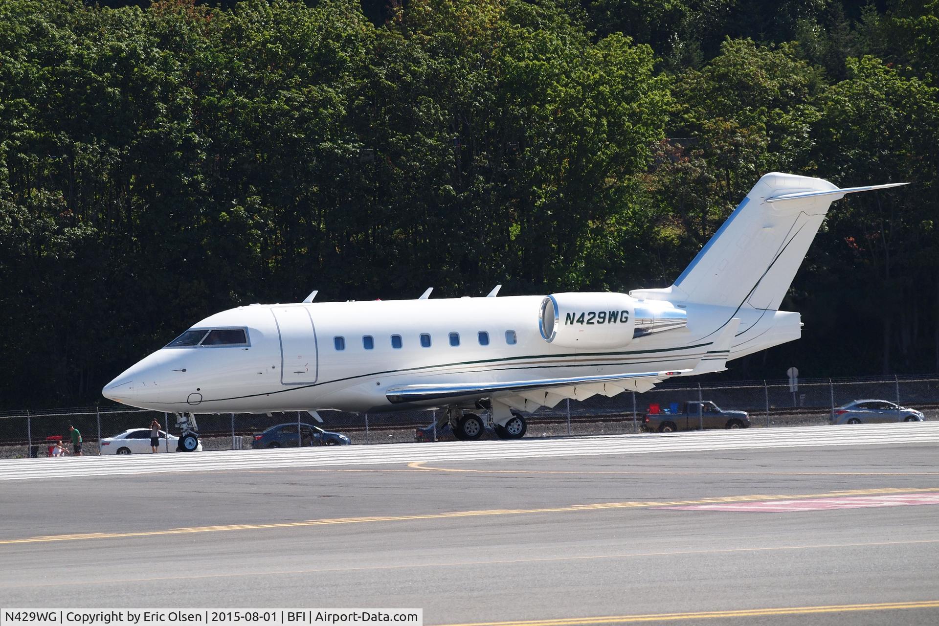 N429WG, 1997 Bombardier Challenger 604 (CL-600-2B16) C/N 5341, Bombardier getting ready to take off.