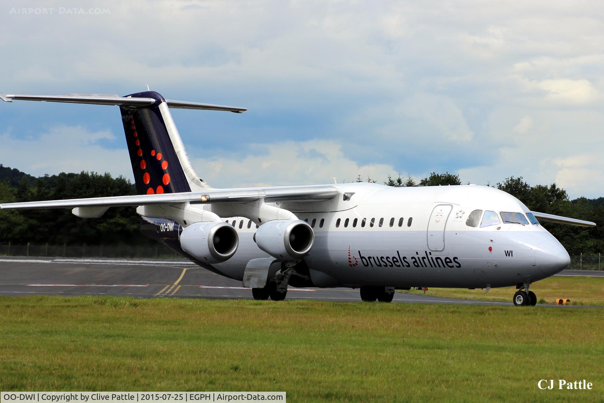 OO-DWI, 1999 British Aerospace Avro 146-RJ100 C/N E3342, Taxy to gate at Edinburgh EGPH