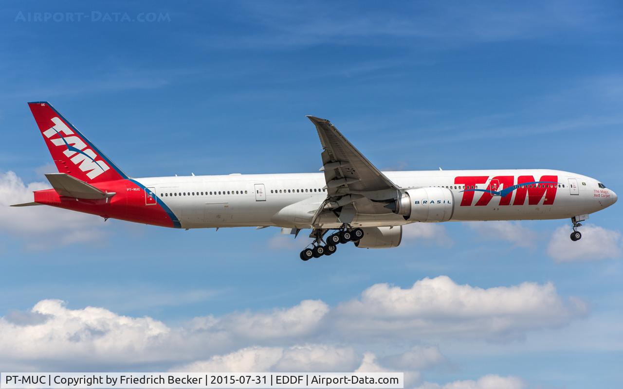 PT-MUC, 2008 Boeing 777-32W/ER C/N 37666, on final RW07R