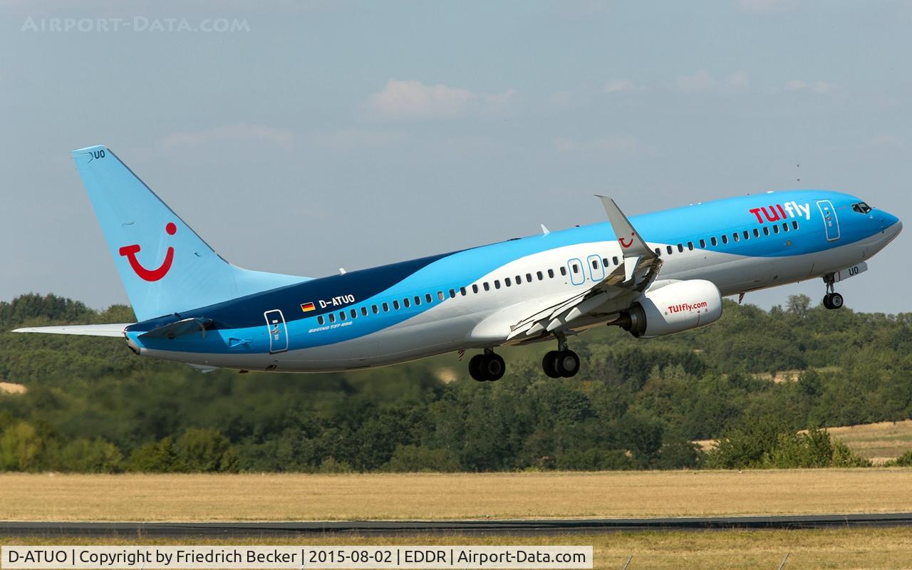 D-ATUO, 2015 Boeing 737-8K2 C/N 41661, departure to Palma via RW09