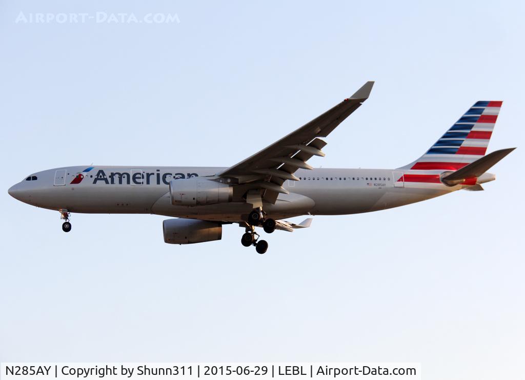 N285AY, 2010 Airbus A330-243 C/N 1100, Landing rwy 25R in new c/s