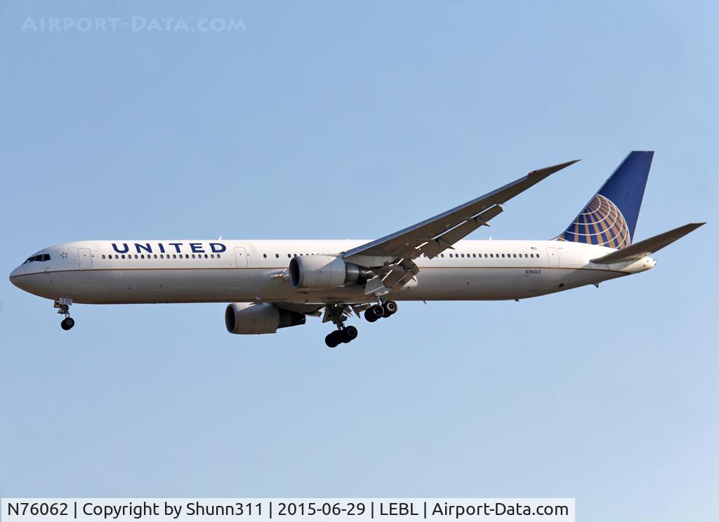 N76062, 2002 Boeing 767-424/ER C/N 29457, Landing rwy 25R