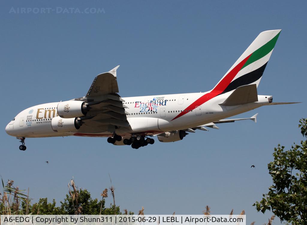 A6-EDG, 2009 Airbus A380-861 C/N 023, Landing rwy 25R with additional 'England 2015' titles