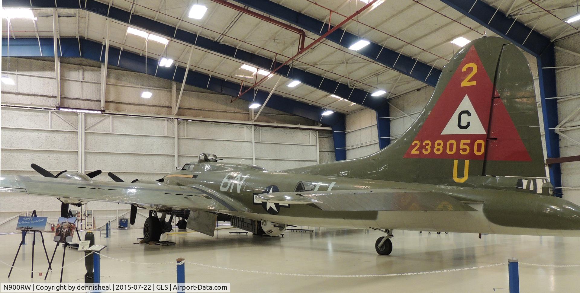 N900RW, 1944 Boeing B-17G Flying Fortress C/N 8627, 1944 BOEING B-17G FLYING FORTRESS