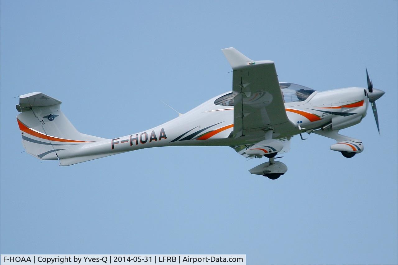 F-HOAA, Diamond DA-40 Diamond Star C/N D4.148, Diamond DA-40 Diamond Star, Take off rwy 07R, Brest-Bretagne Airport (LFRB-BES)