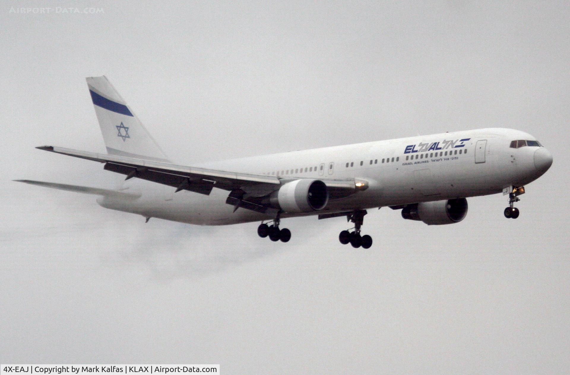 4X-EAJ, 1991 Boeing 767-330/ER C/N 25208/381, El Al 763 landing 7R in WX KLAX