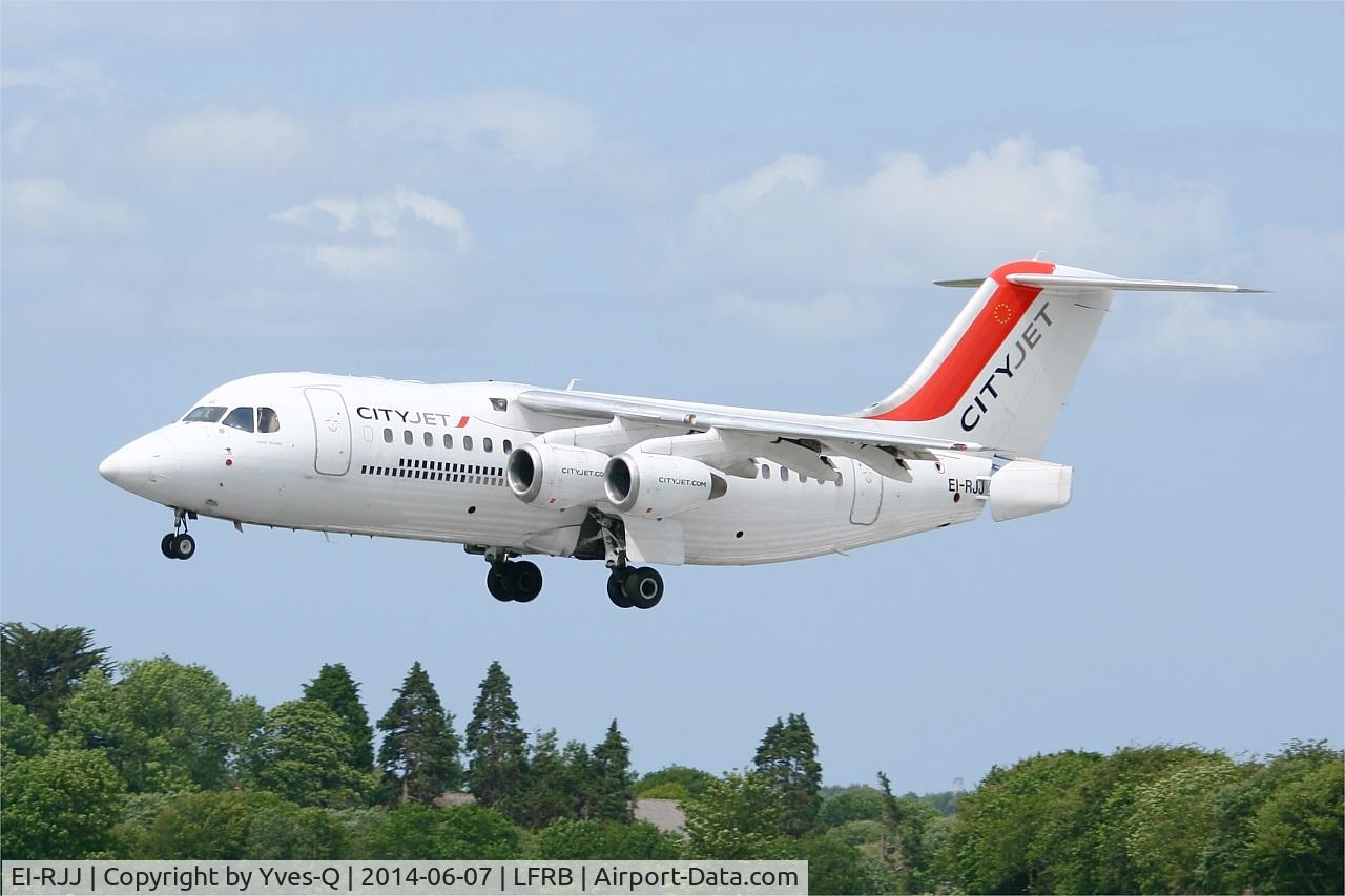 EI-RJJ, 1999 BAE Systems Avro 146-RJ85 C/N E.2347, British Aerospace Avro 146-RJ85, On final rwy 25L, Brest-Bretagne airport (LFRB-BES)