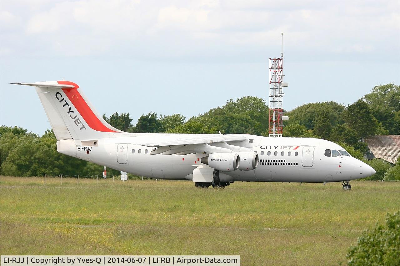 EI-RJJ, 1999 BAE Systems Avro 146-RJ85 C/N E.2347, British Aerospace Avro 146-RJ85, Taxiing to holding point rwy 25L, Brest-Bretagne airport (LFRB-BES)