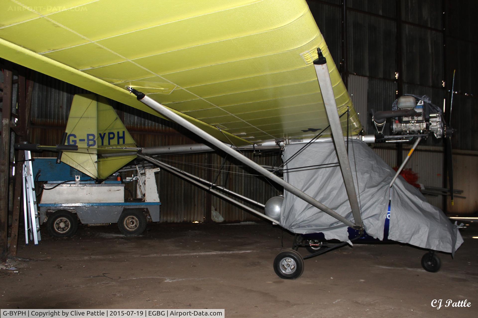 G-BYPH, 2000 Thruster T600N C/N 9099-T600N-036, Hangared at Leicester EGBG
