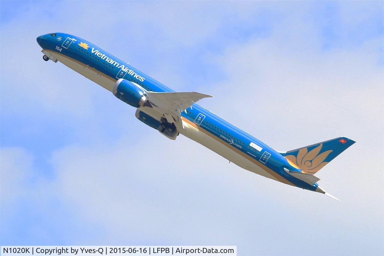 N1020K, 2015 Boeing 787-9 Dreamliner C/N 35151, Vietnam Airlines Boeing 787-9 Dreamliner, Take off rwy 03, Paris-Le Bourget (LFPB-LBG) Air show 2015