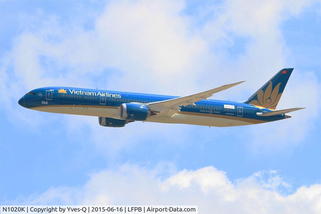 N1020K, 2015 Boeing 787-9 Dreamliner C/N 35151, Vietnam Airlines Boeing 787-9 Dreamliner, on display, Paris-Le Bourget (LFPB-LBG) Air show 2015