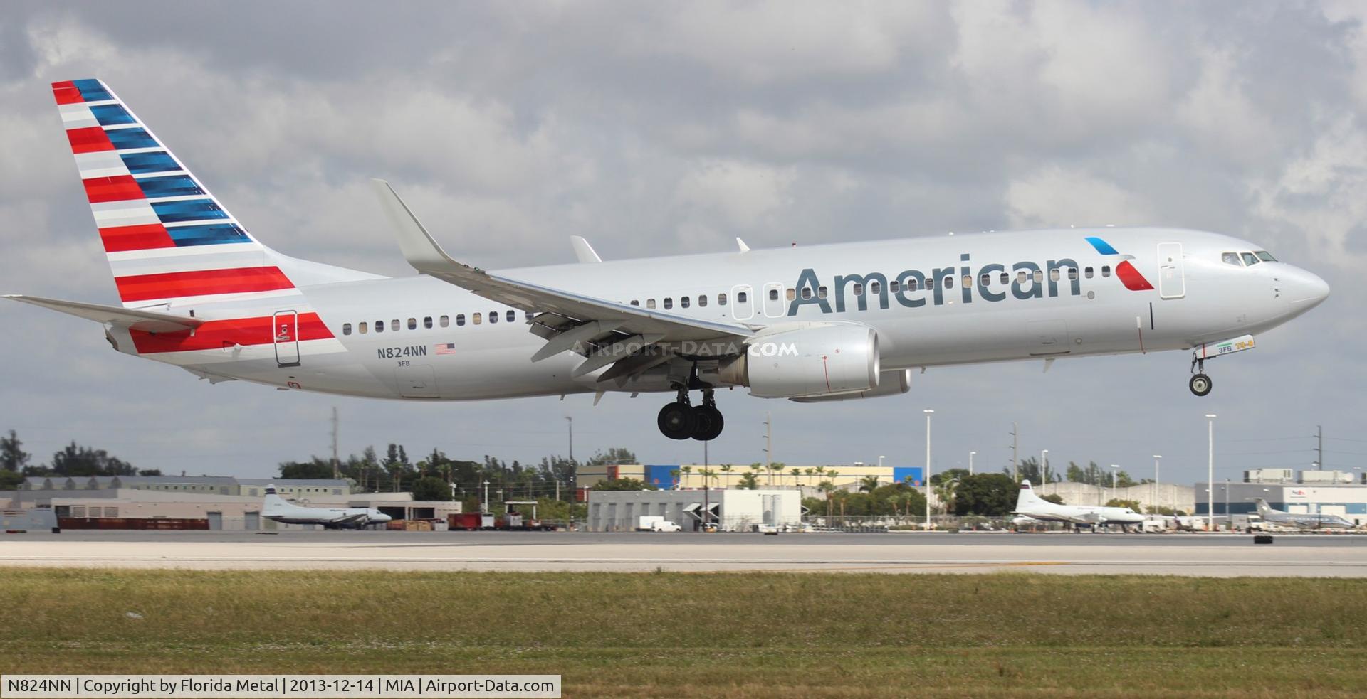 N824NN, 2010 Boeing 737-823 C/N 30916, American