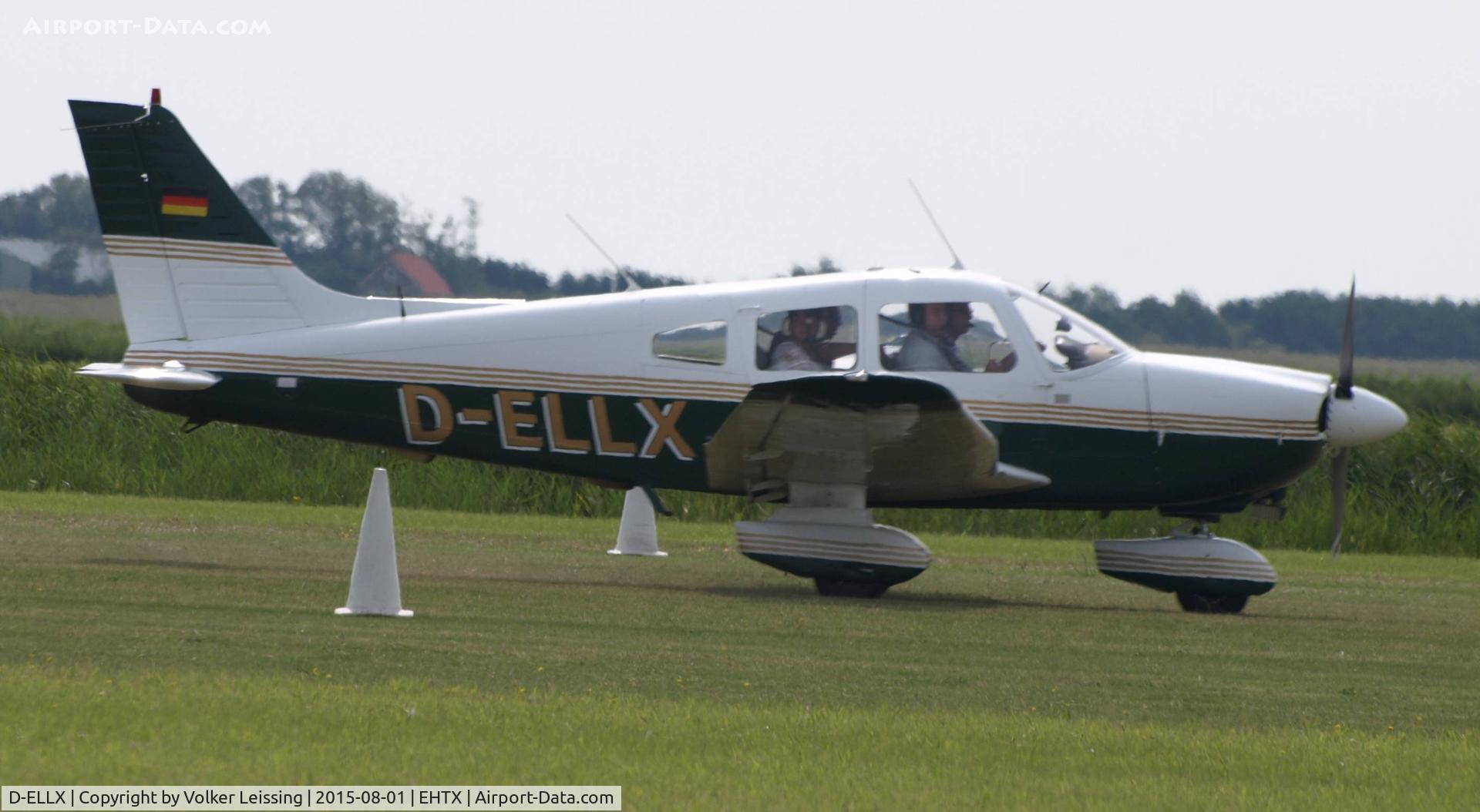 D-ELLX, 1989 Piper PA 28-181 Archer II C/N 2890123, landing