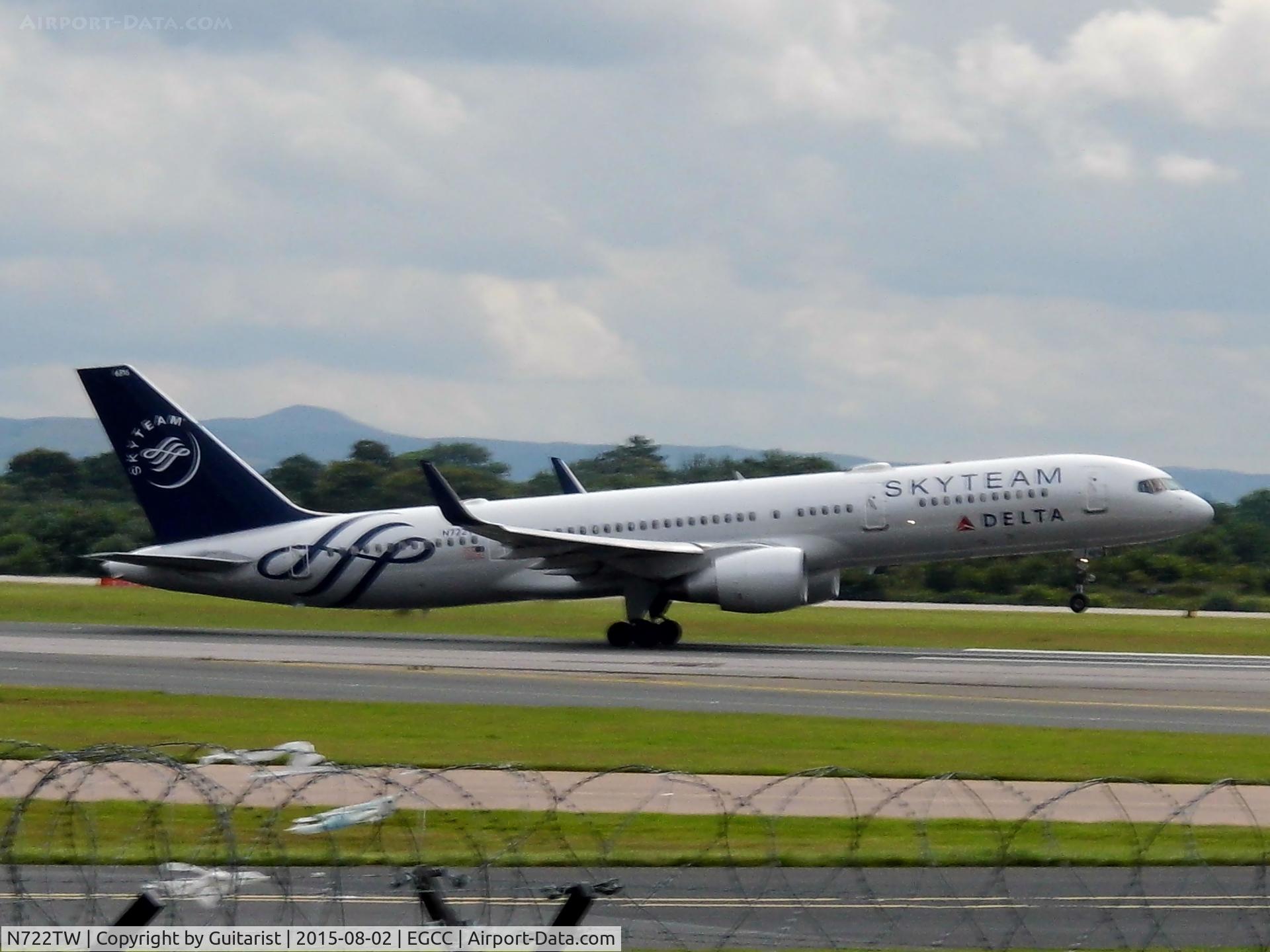 N722TW, 1999 Boeing 757-231 C/N 29385, At Manchester