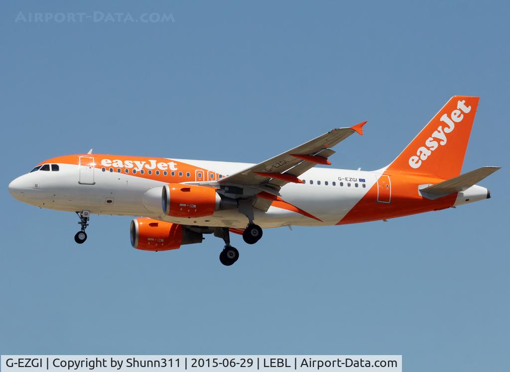 G-EZGI, 2011 Airbus A319-111 C/N 4693, Landing rwy 25R in new c/s