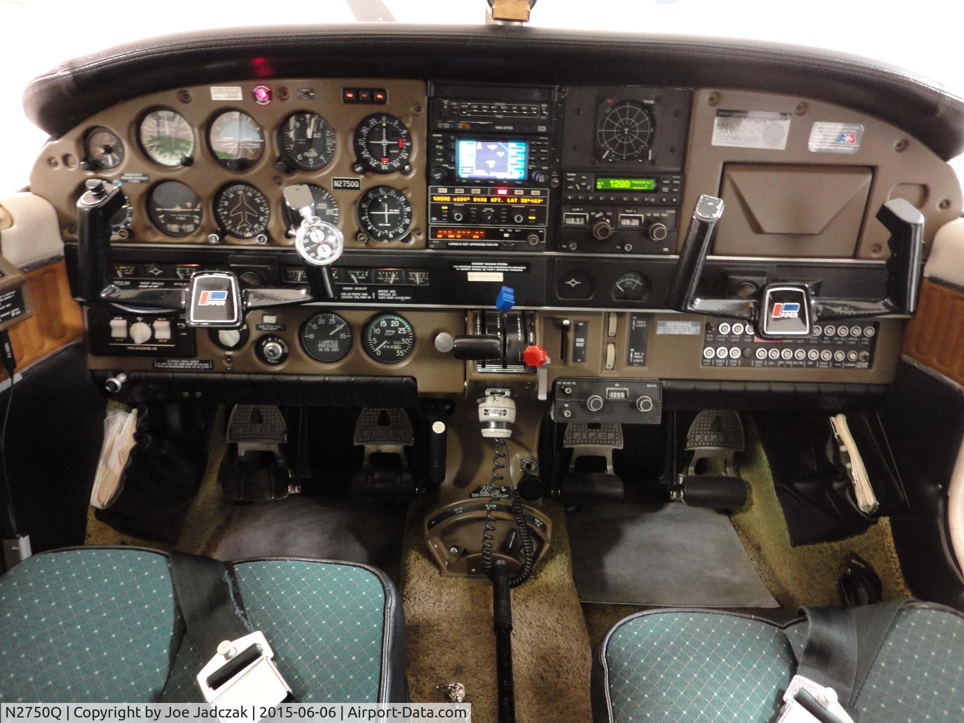 N2750Q, Piper PA-32-260 Cherokee Six C/N 32-7700014, Instrument panel Cherokee Six