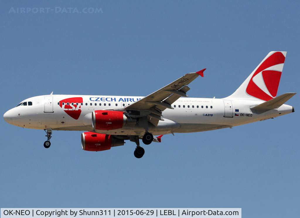 OK-NEO, 2008 Airbus A319-112 C/N 3452, Landing rwy 25R