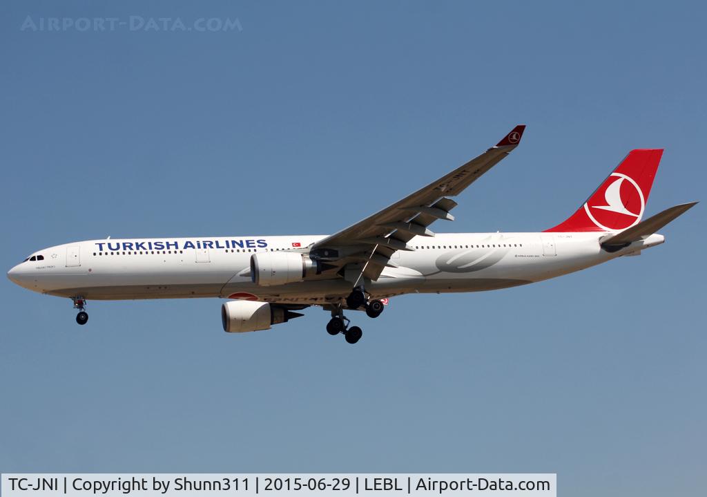 TC-JNI, 2010 Airbus A330-343X C/N 1160, Landing rwy 25R