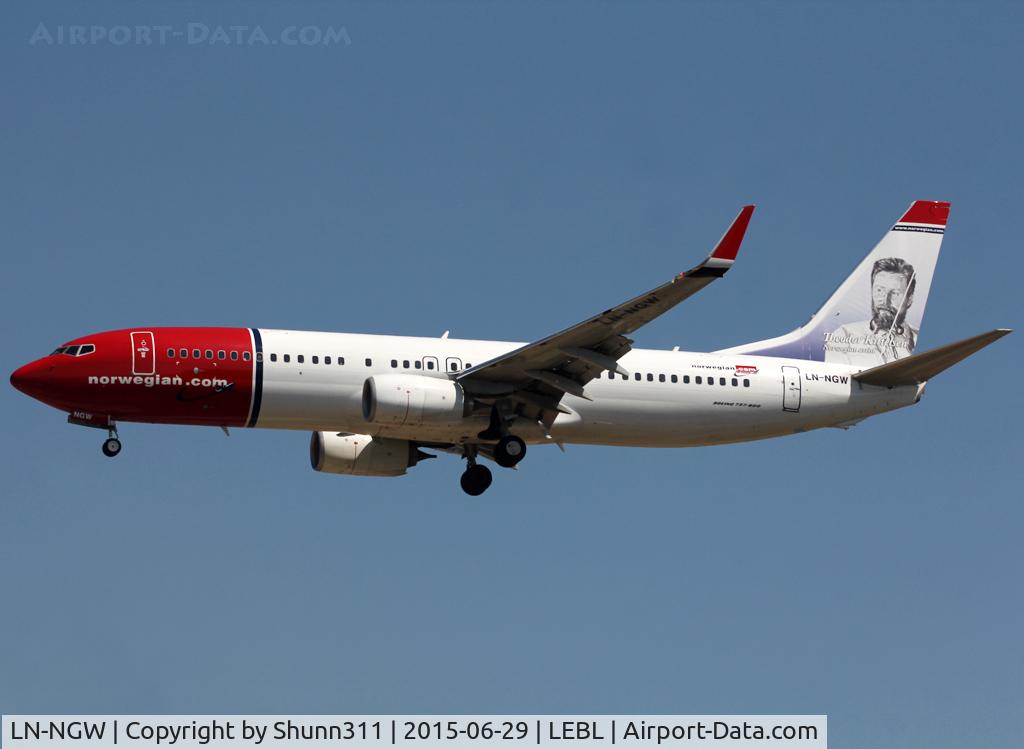 LN-NGW, 2014 Boeing 737-8JP C/N 39032, Landing rwy 25R