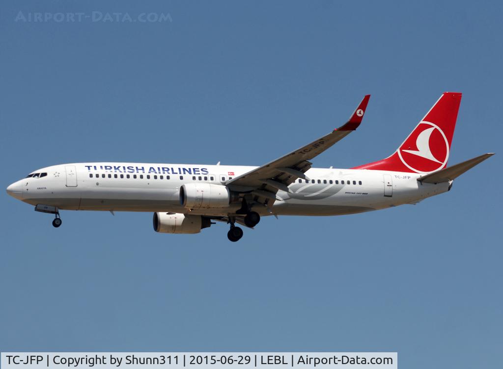 TC-JFP, 1999 Boeing 737-8F2 C/N 29778/349, Landing rwy 25R