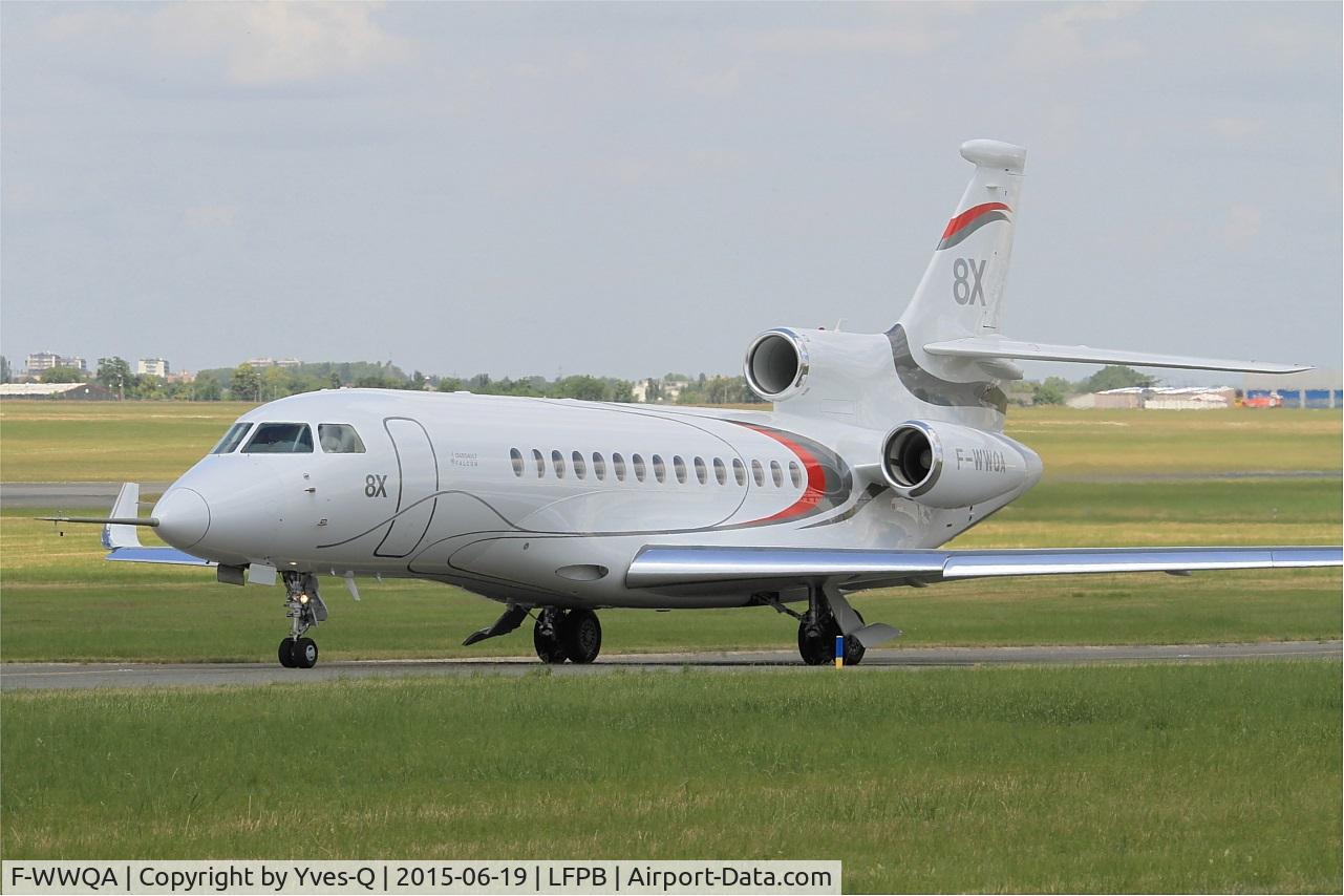 F-WWQA, 2014 Dassault Falcon 8X C/N 401, Dassault Falcon 8X, Taxiing after landing rwy 03, Paris-Le Bourget (LFPB-LBG) Air show 2015