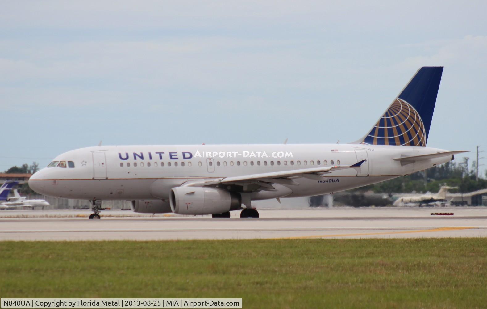 N840UA, 2001 Airbus A319-131 C/N 1522, United