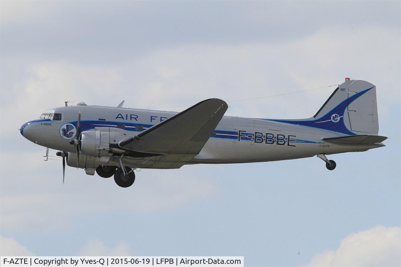 F-AZTE, 1943 Douglas C-47A-1-DL  Skytrain C/N 9172, Douglas C-47A Skytrain, Take off rwy 21, Paris-Le Bourget (LFPB-LBG) Air show 2015