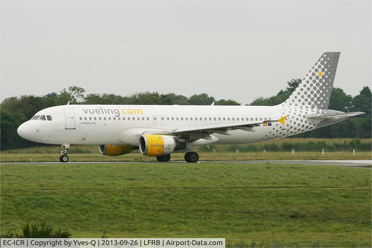 EC-ICR, 1991 Airbus A320-211 C/N 240, Airbus A320-211, Take off rwy 25L, Brest-Bretagne airport (LFRB-BES)