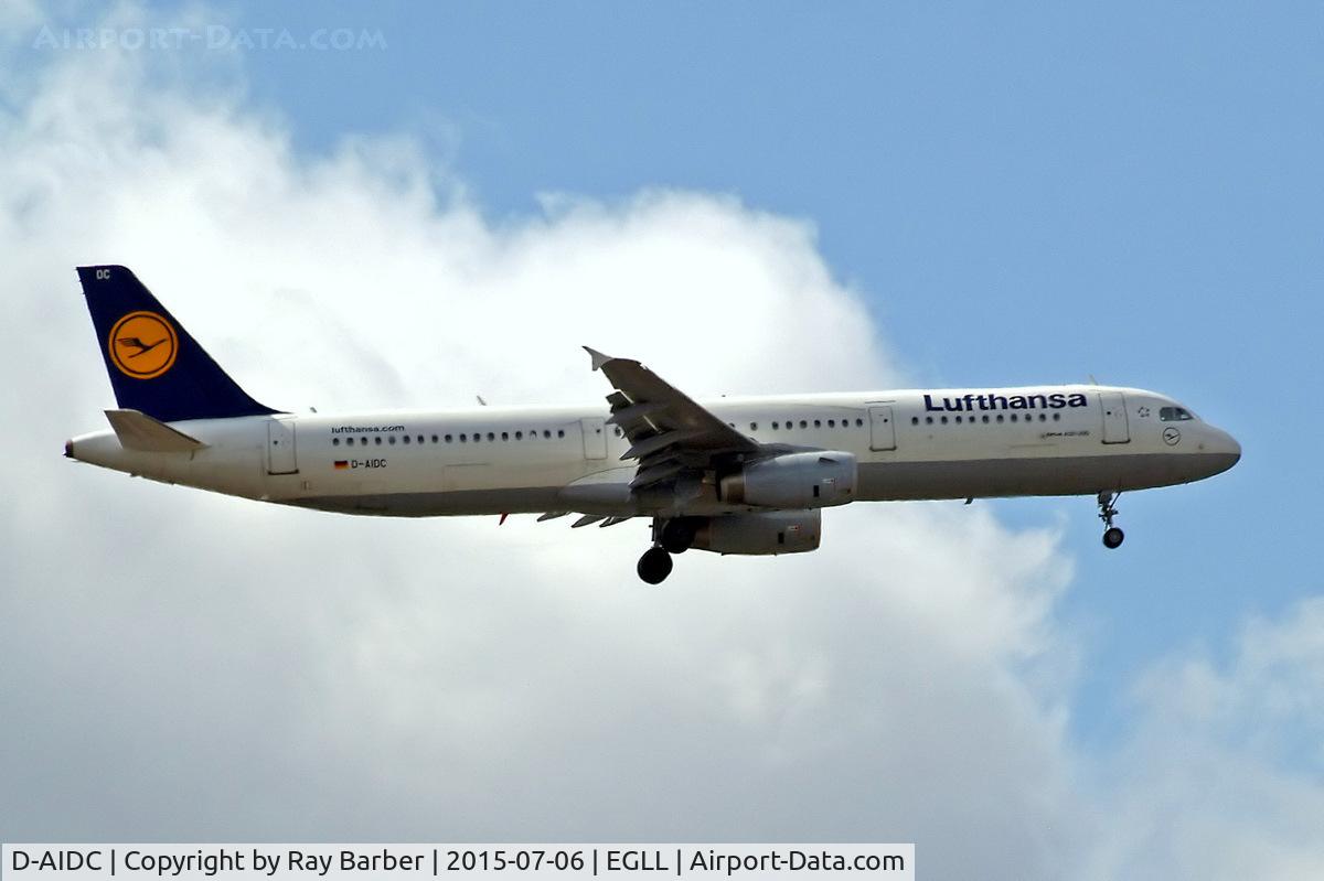 D-AIDC, 2010 Airbus A321-231 C/N 4560, Airbus A321-231 [4560] (Lufthansa) Home~G 06/07/2015. On approach 27L.