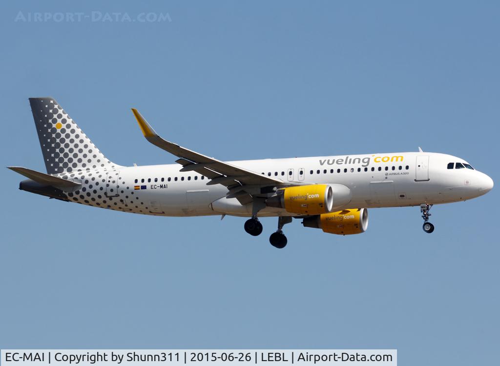 EC-MAI, 2014 Airbus A320-214 C/N 6045, Landing rwy 25R