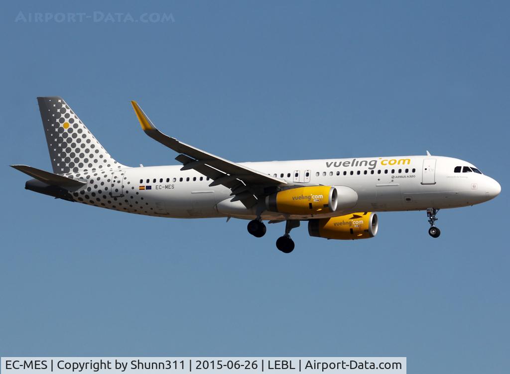 EC-MES, 2015 Airbus A320-232 C/N 6518, Landing rwy 25R