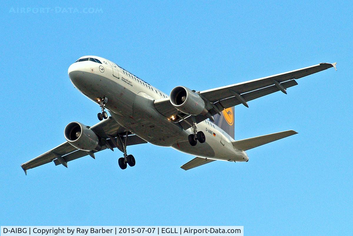 D-AIBG, 2011 Airbus A319-112 C/N 4841, Airbus A319-112 [4841] (Lufthansa) Home~G 07/07/2015. On approach 27R.