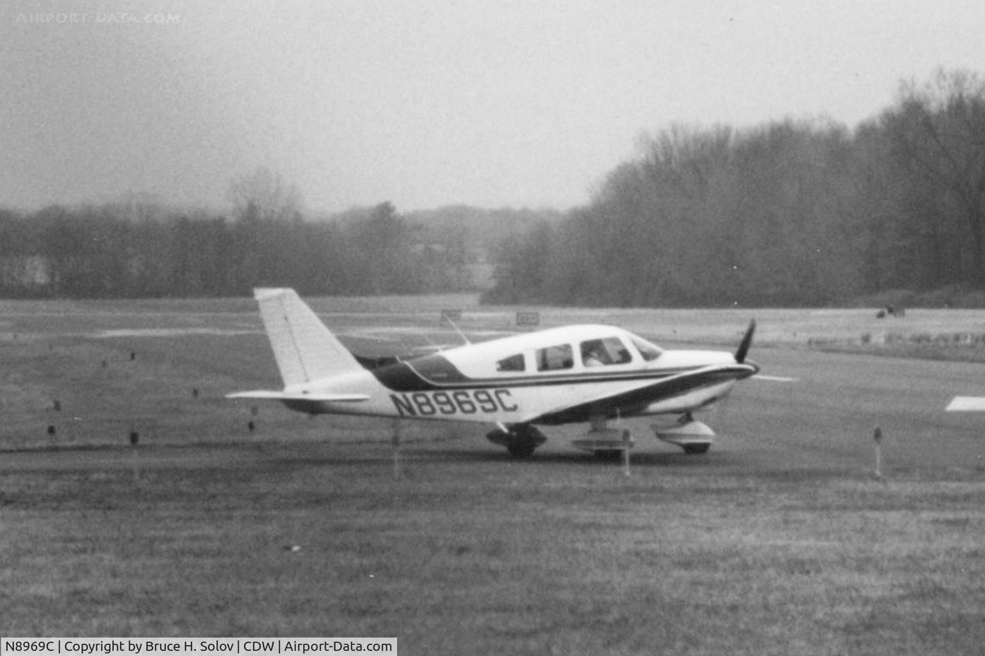 N8969C, 1976 Piper PA-28-181 C/N 28-7690173, ready for takeoff at runway 27