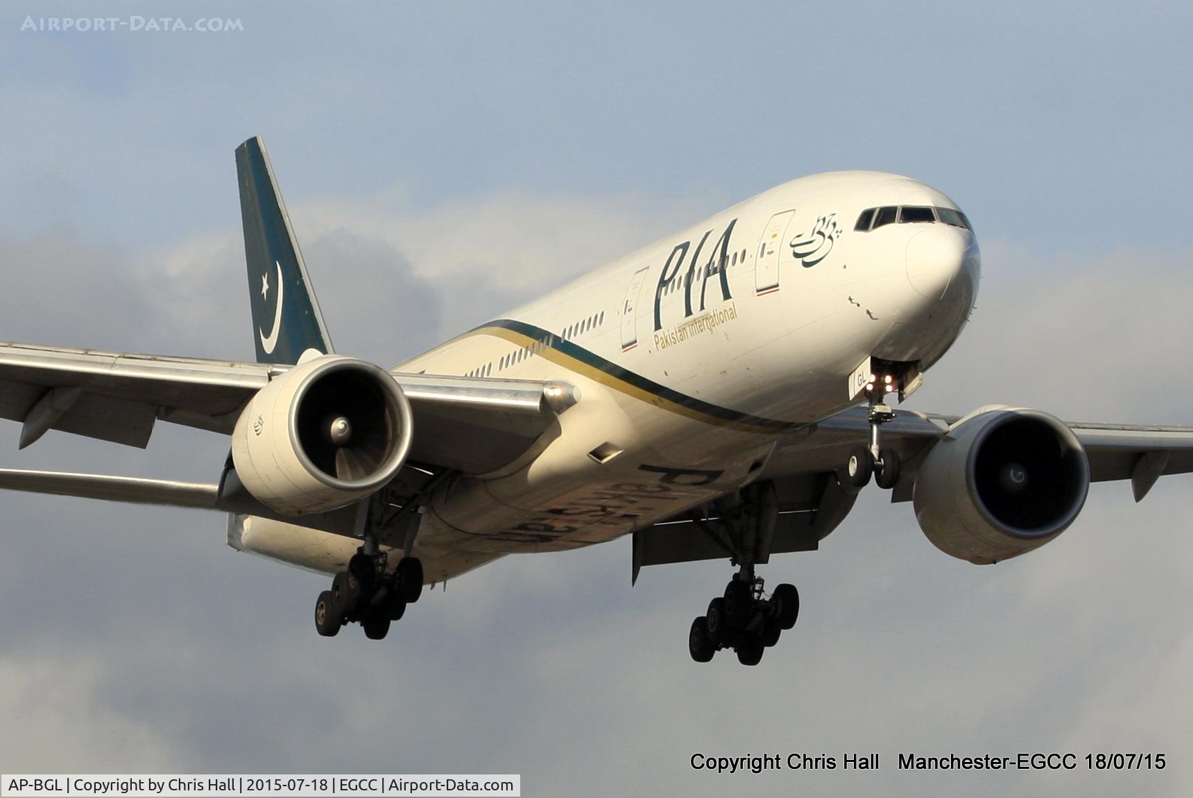 AP-BGL, 2004 Boeing 777-240/ER C/N 33777, PIA Pakistan International Airlines