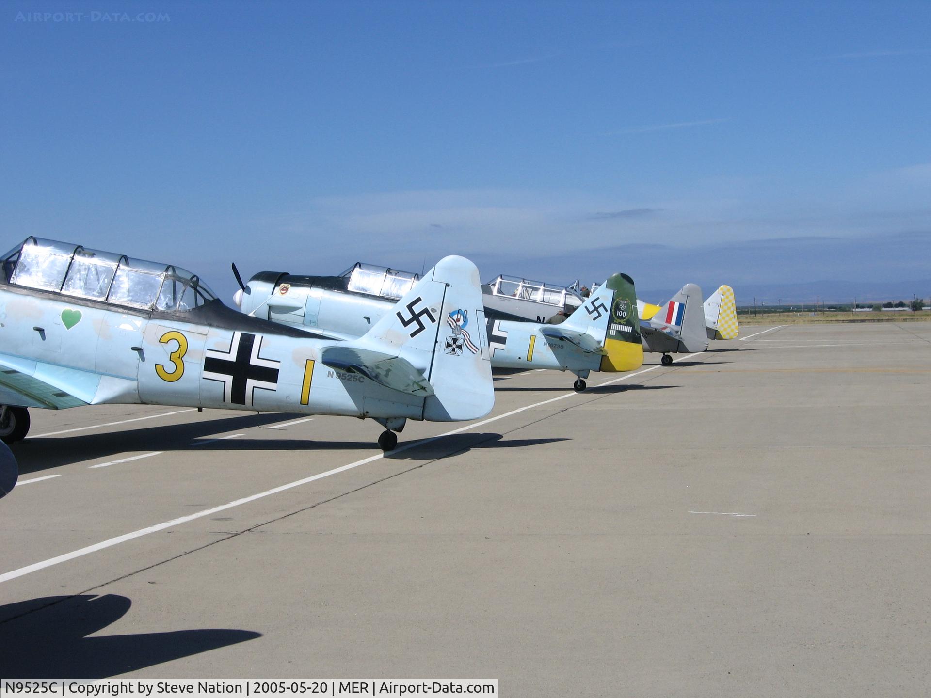 N9525C, North American AT-6C Texan C/N 88-12407, Richard Sykes' AT-6C N9525C with N16730, N97AW and N817TX in line-up at West Coast Formation Clinic