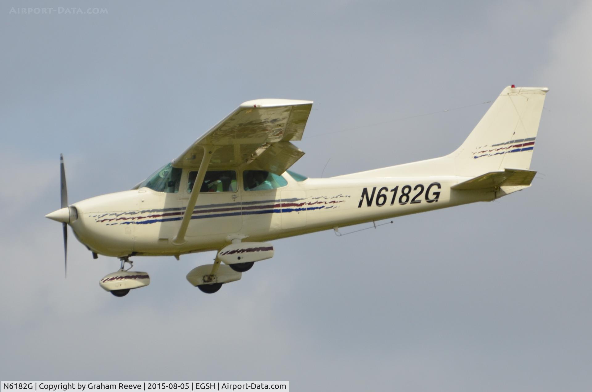 N6182G, 1979 Cessna 172N C/N 17273576, Landing at Norwich.