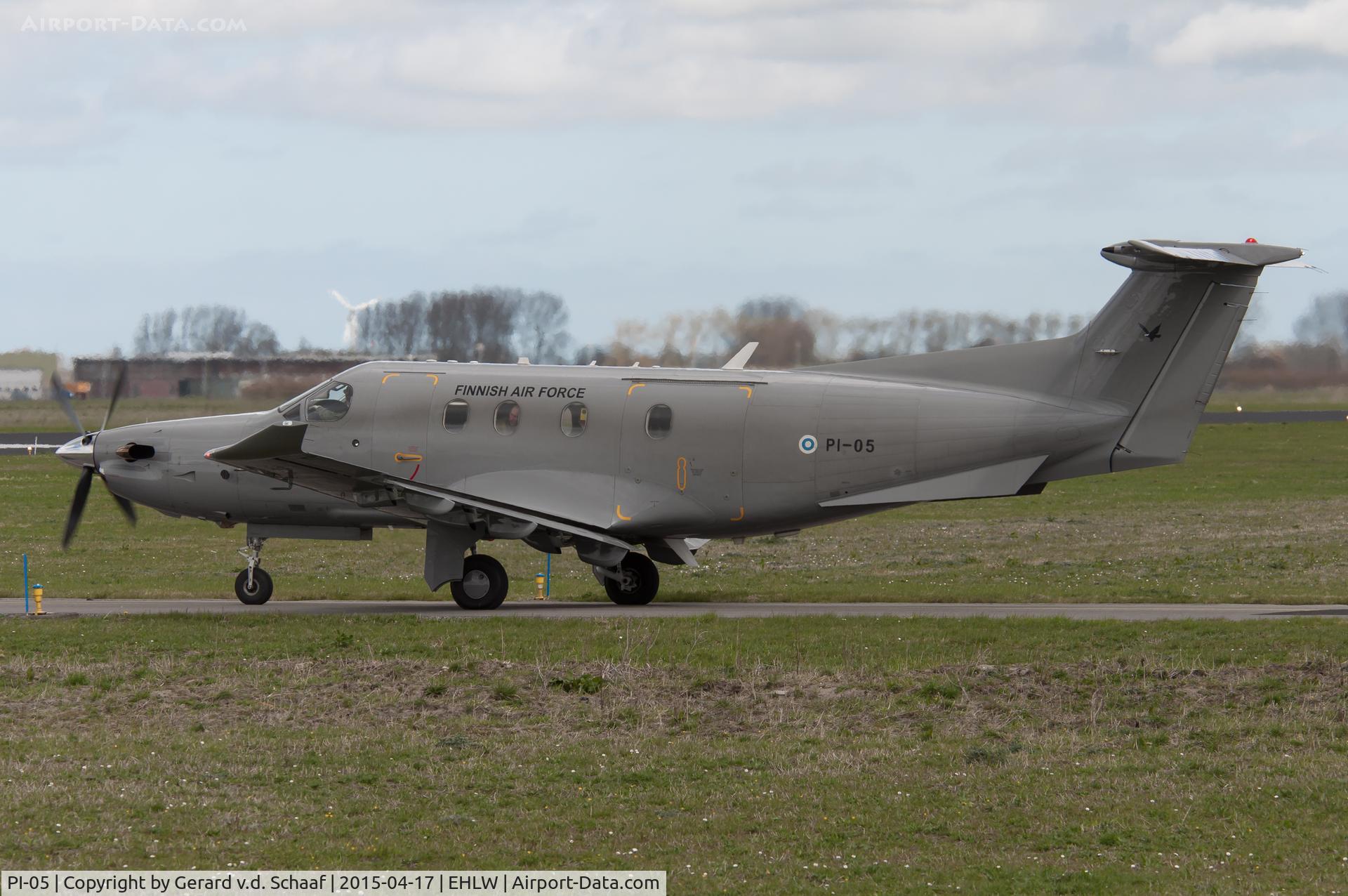 PI-05, 2010 Pilatus PC-12/47E C/N 1217, Leeuwarden, April 2015