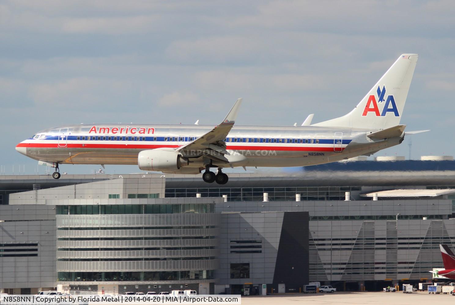 N858NN, Boeing 737-823 C/N 30904, American