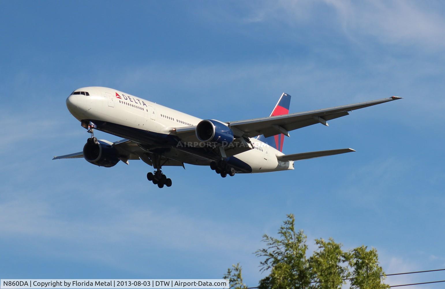 N860DA, 1999 Boeing 777-232 C/N 29951, Delta