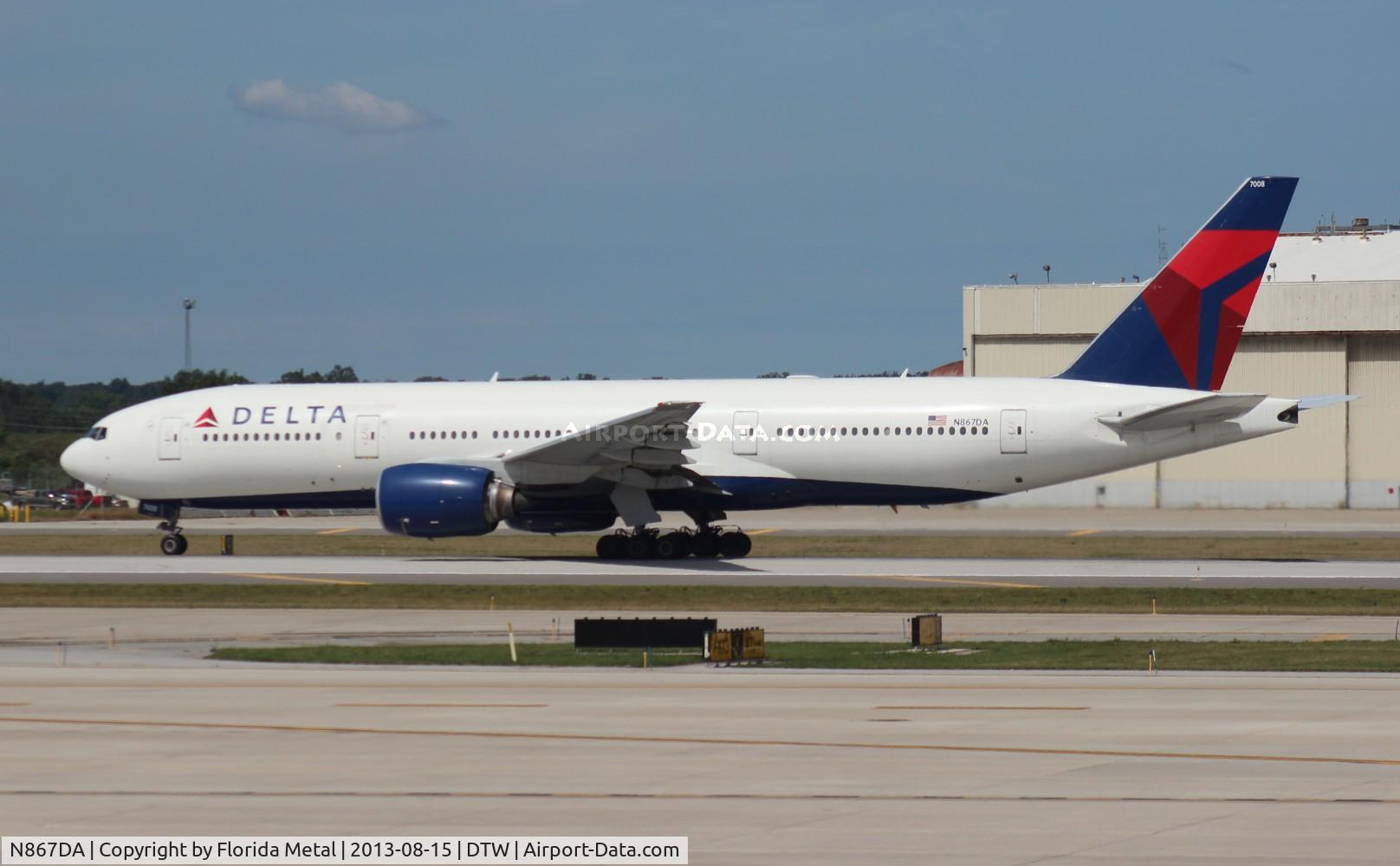 N867DA, 2002 Boeing 777-232 C/N 29743, Delta