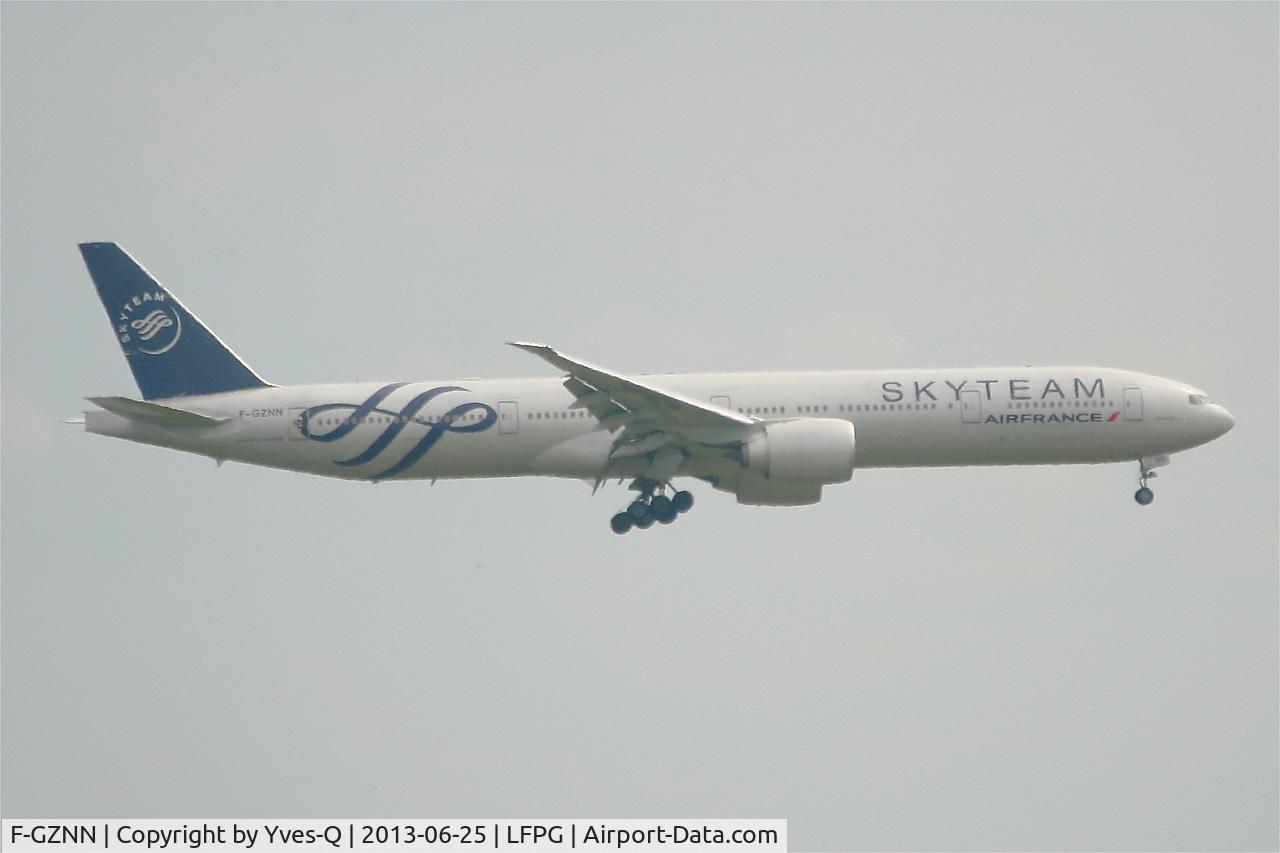 F-GZNN, 2012 Boeing 777-328/ER C/N 40376, Boeing 777-328ER, Short approach Rwy 26L, Roissy Charles De Gaulle Airport (LFPG-CDG)