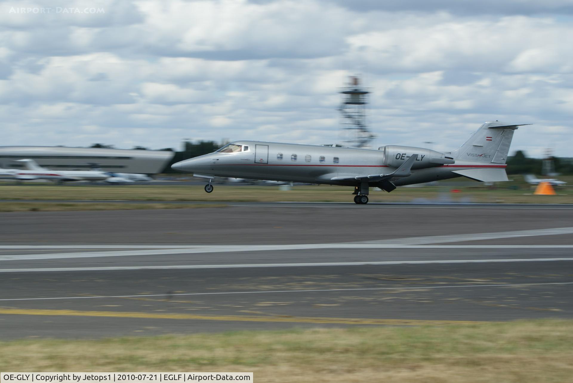 OE-GLY, 2007 Learjet 60 C/N 60-333, Learjet 60 landing at fboro air show