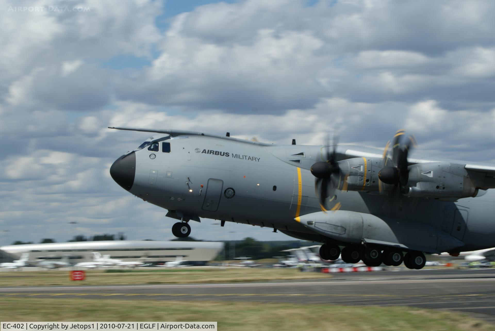EC-402, 2010 Airbus A400M Atlas C/N 002, Departing for flying display