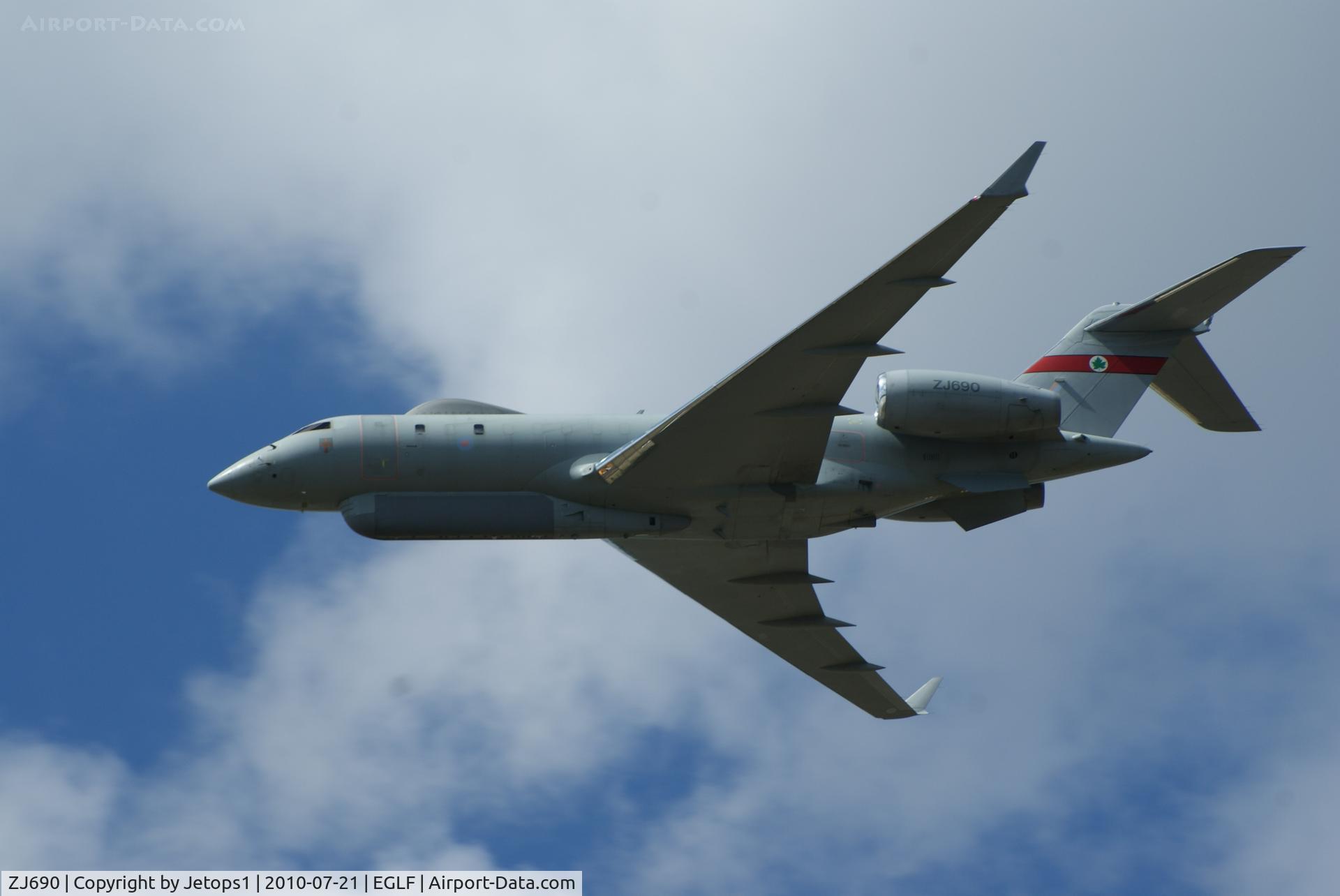 ZJ690, 2004 Bombardier BD-700-1A10 Sentinel R1 C/N 9107, RAF Global Express Sentinel flyby