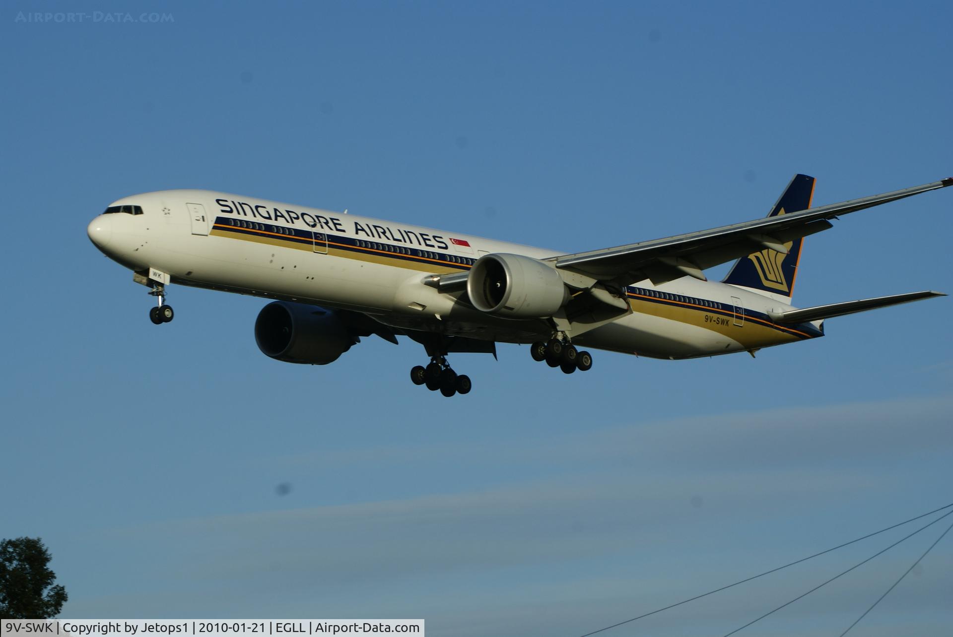 9V-SWK, 2007 Boeing 777-312/ER C/N 34576, Singapore B777 in finals 27L