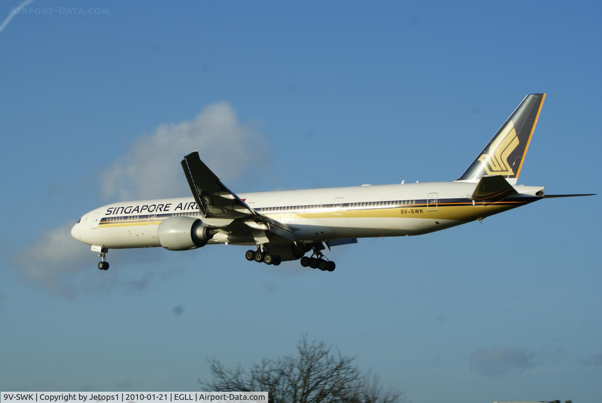 9V-SWK, 2007 Boeing 777-312/ER C/N 34576, 9V-SWK finals 27L