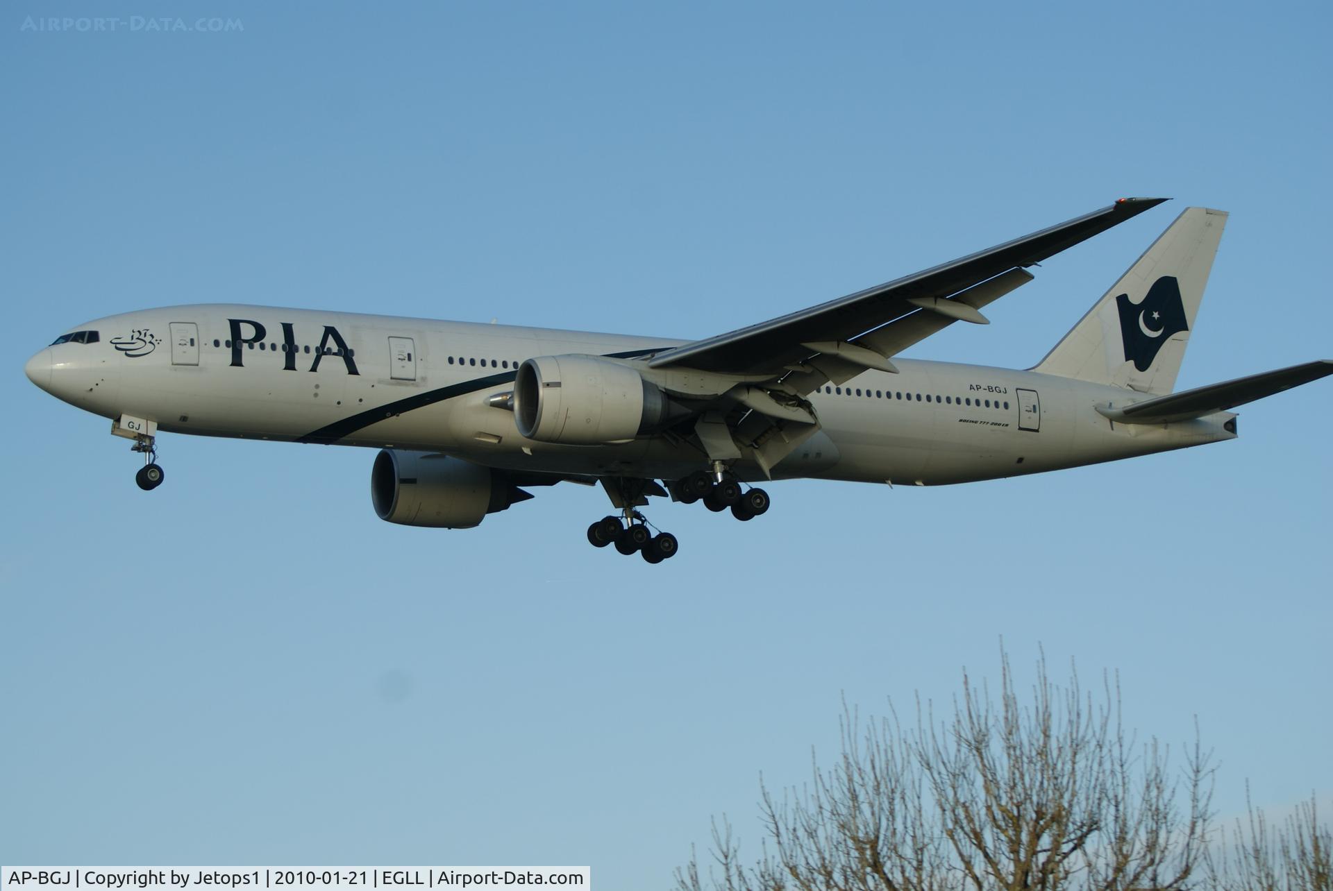 AP-BGJ, 2003 Boeing 777-240/ER C/N 33775, P.I.A (Please Inform Allah) Airlines B777 on finals EGLL 27L