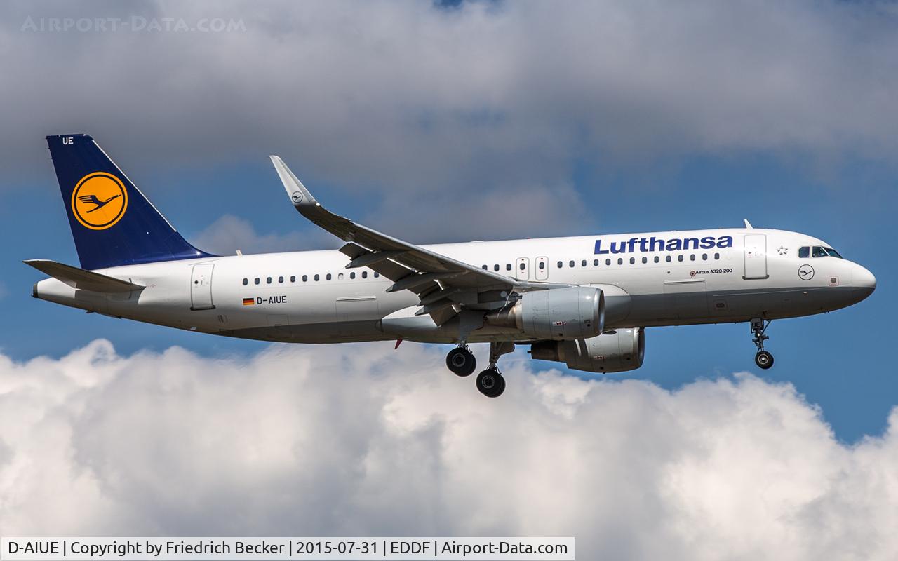 D-AIUE, 2014 Airbus A320-214 C/N 6092, on final RW07R
