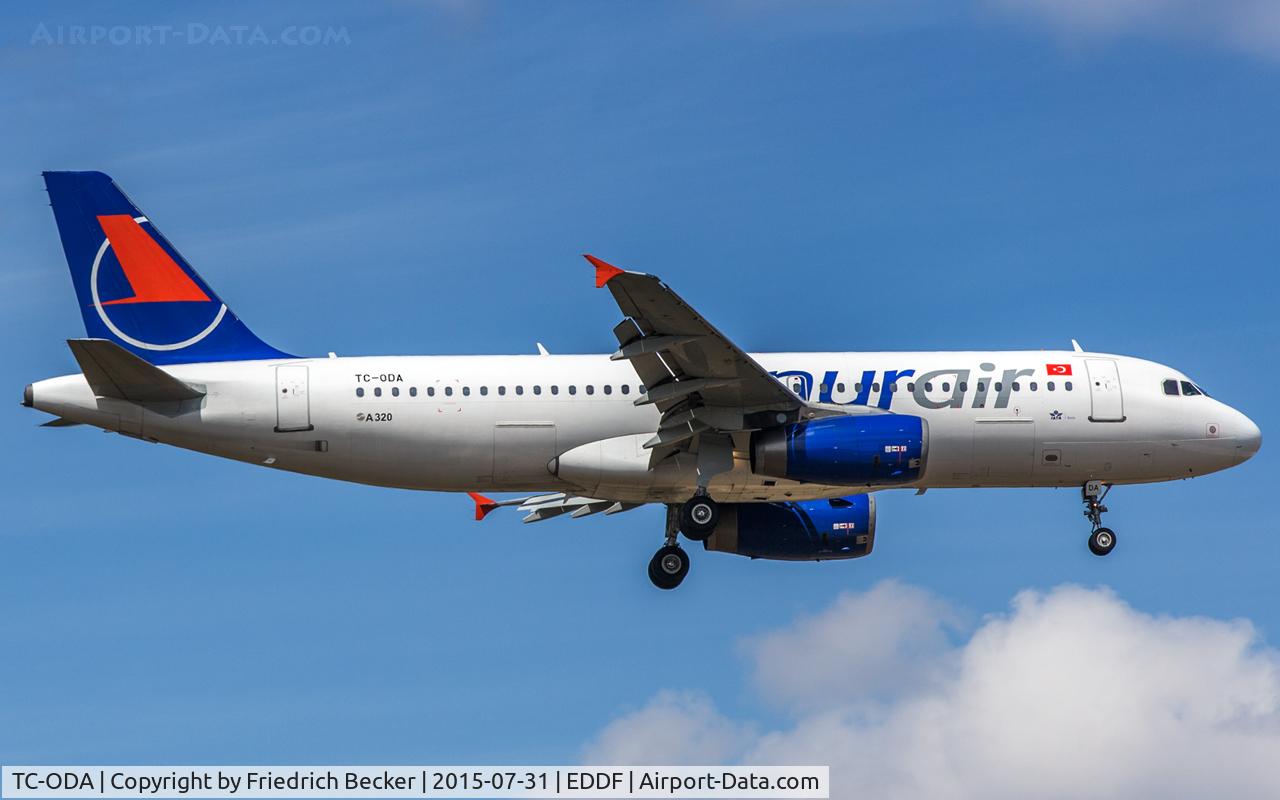 TC-ODA, 1998 Airbus A320-233 C/N 0912, on final RW07R